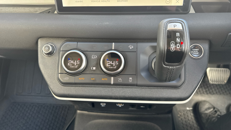 Land Rover Defender 90 Diesel 3.0 D250 Hard Top Auto